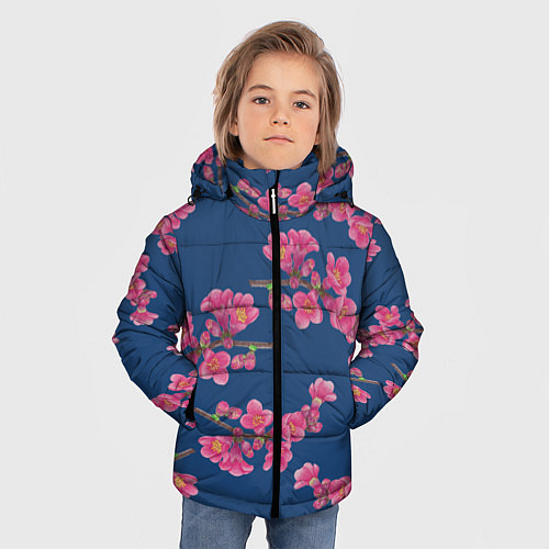 Зимняя куртка для мальчика Веточки айвы с розовыми цветами на синем фоне / 3D-Черный – фото 3