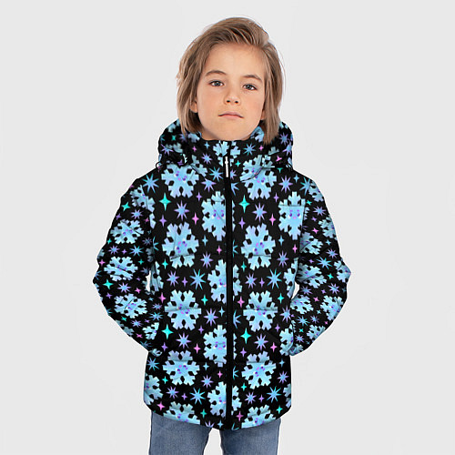 Зимняя куртка для мальчика Яркие зимние снежинки с цветными звездами / 3D-Черный – фото 3
