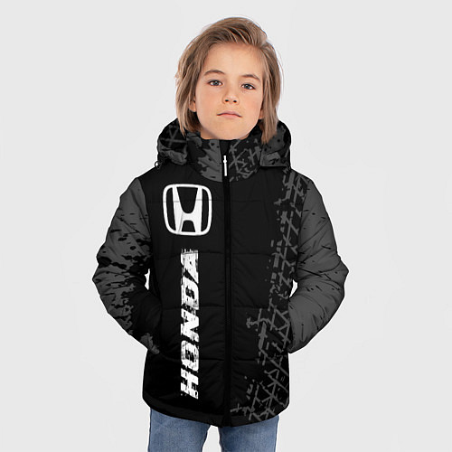 Зимняя куртка для мальчика Honda speed на темном фоне со следами шин: по-верт / 3D-Черный – фото 3