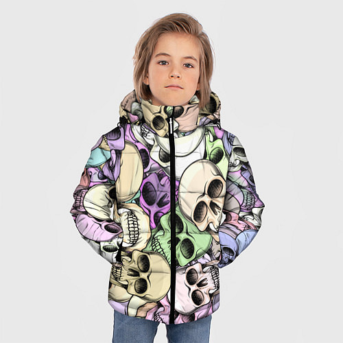 Зимняя куртка для мальчика Разноцветные черепа паттерн / 3D-Черный – фото 3