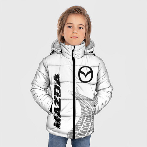 Зимняя куртка для мальчика Mazda speed на светлом фоне со следами шин вертика / 3D-Черный – фото 3