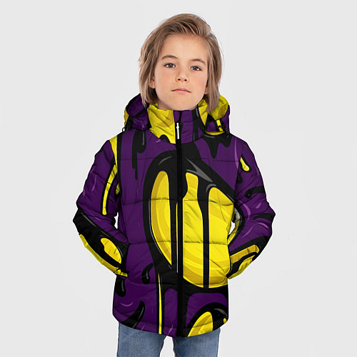 Зимняя куртка для мальчика Желтые яркие пятна краски на фиолетовом / 3D-Черный – фото 3