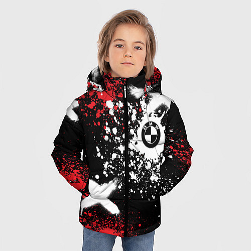Зимняя куртка для мальчика BMW на фоне граффити и брызг красок / 3D-Черный – фото 3