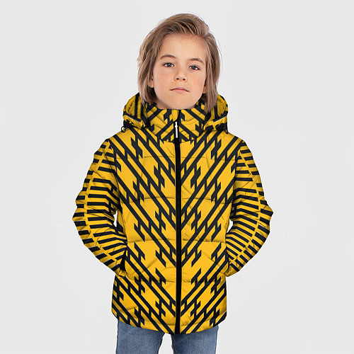 Зимняя куртка для мальчика Чёрные полосы на жёлтом фоне / 3D-Черный – фото 3