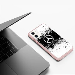 Чехол iPhone 11 матовый Mercedes-Benz: Black Spray, цвет: 3D-светло-розовый — фото 2