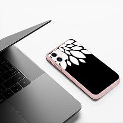 Чехол iPhone 11 матовый Лепестки, цвет: 3D-светло-розовый — фото 2