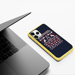 Чехол iPhone 11 Pro матовый Новогодний свитер Покебол, цвет: 3D-желтый — фото 2