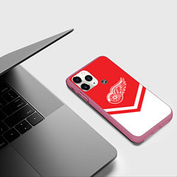 Чехол iPhone 11 Pro матовый NHL: Detroit Red Wings, цвет: 3D-малиновый — фото 2