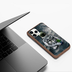 Чехол iPhone 11 Pro матовый Посланник природы, цвет: 3D-коричневый — фото 2