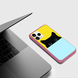 Чехол iPhone 11 Pro матовый Черный кот выглядывает, цвет: 3D-малиновый — фото 2