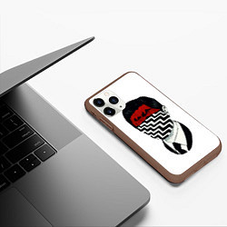 Чехол iPhone 11 Pro матовый Twin Peaks Face, цвет: 3D-коричневый — фото 2