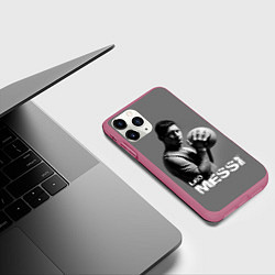 Чехол iPhone 11 Pro матовый Leo Messi, цвет: 3D-малиновый — фото 2