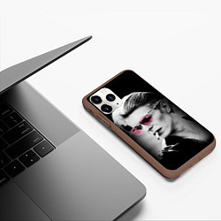Чехол iPhone 11 Pro матовый Дэвид Боуи, цвет: 3D-коричневый — фото 2