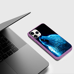 Чехол iPhone 11 Pro матовый Волк воет на луну, цвет: 3D-фиолетовый — фото 2
