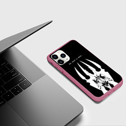 Чехол iPhone 11 Pro матовый Hollow Knight, цвет: 3D-малиновый — фото 2