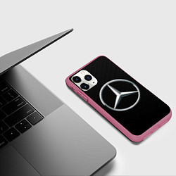 Чехол iPhone 11 Pro матовый MERCEDES-BENZ CARBON, цвет: 3D-малиновый — фото 2
