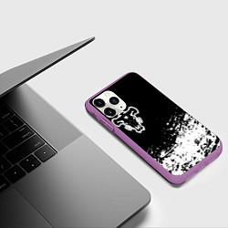 Чехол iPhone 11 Pro матовый Черный Клевер Черный Бык 6, цвет: 3D-фиолетовый — фото 2