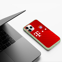 Чехол iPhone 11 Pro матовый FC Bayern Munchen, цвет: 3D-салатовый — фото 2