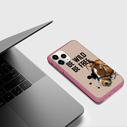 Чехол iPhone 11 Pro матовый Be wild be free, цвет: 3D-малиновый — фото 2