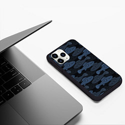 Чехол iPhone 11 Pro матовый Синие рыбы на темном фоне, цвет: 3D-черный — фото 2