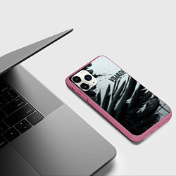 Чехол iPhone 11 Pro матовый Resident Evil Village крылья, цвет: 3D-малиновый — фото 2
