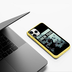 Чехол iPhone 11 Pro матовый Living Things, цвет: 3D-желтый — фото 2