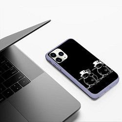 Чехол iPhone 11 Pro матовый Снеговик на черном фоне, цвет: 3D-светло-сиреневый — фото 2