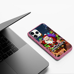 Чехол iPhone 11 Pro матовый НОВОГОДНЯЯ ЁЛКА В МАЙНКРАФТ SANTA CLAUS, цвет: 3D-малиновый — фото 2