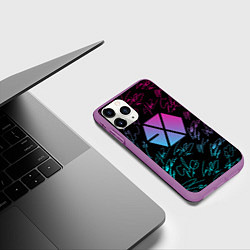 Чехол iPhone 11 Pro матовый EXO BAND НЕОНОВЫЕ АВТОГРАФЫ, цвет: 3D-фиолетовый — фото 2