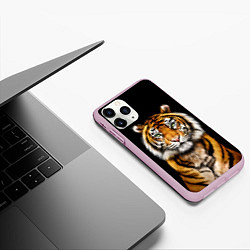 Чехол iPhone 11 Pro матовый Пушистый Тигр Во Тьме Символ 2022 года, цвет: 3D-розовый — фото 2