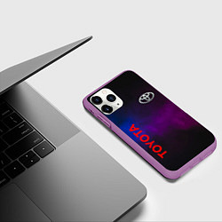 Чехол iPhone 11 Pro матовый Toyota - неоновый дым, цвет: 3D-фиолетовый — фото 2