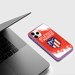 Чехол iPhone 11 Pro матовый ATLETICO MADRID Брызги, цвет: 3D-фиолетовый — фото 2