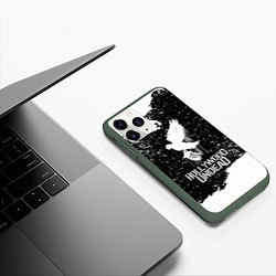 Чехол iPhone 11 Pro матовый Hollywood Undead - CHAOS Out Now, цвет: 3D-темно-зеленый — фото 2