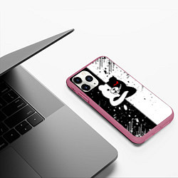 Чехол iPhone 11 Pro матовый Monokuma брызги, цвет: 3D-малиновый — фото 2