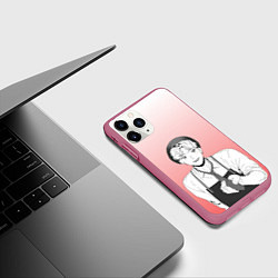 Чехол iPhone 11 Pro матовый Чан У протягивает галстуг, цвет: 3D-малиновый — фото 2