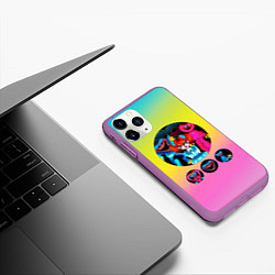 Чехол iPhone 11 Pro матовый Хагги Вагги, Кисси Мисси и кукла, цвет: 3D-фиолетовый — фото 2