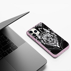 Чехол iPhone 11 Pro матовый Черно-белый волк, цвет: 3D-розовый — фото 2