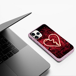 Чехол iPhone 11 Pro матовый Абстрактное неоновое сердце в механической тьме, цвет: 3D-розовый — фото 2