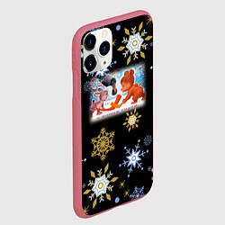 Чехол iPhone 11 Pro матовый Новый год мишка и зайчик играют в хоккей, цвет: 3D-малиновый — фото 2