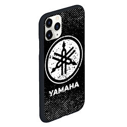 Чехол iPhone 11 Pro матовый Yamaha с потертостями на темном фоне, цвет: 3D-черный — фото 2