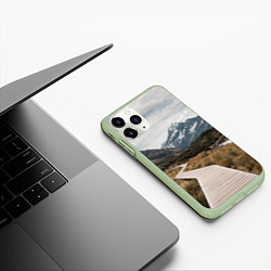 Чехол iPhone 11 Pro матовый Дорога посреди поля в горах, цвет: 3D-салатовый — фото 2