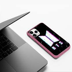 Чехол iPhone 11 Pro матовый BTS - Неоновый логотип, цвет: 3D-малиновый — фото 2