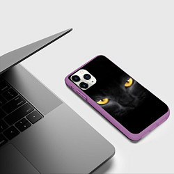 Чехол iPhone 11 Pro матовый Чёрная кошка с оранжевыми глазами, цвет: 3D-фиолетовый — фото 2