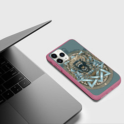 Чехол iPhone 11 Pro матовый Голова медведя-викинга, цвет: 3D-малиновый — фото 2