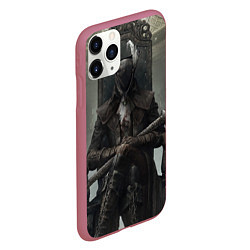 Чехол iPhone 11 Pro матовый Bloodborne охотник, цвет: 3D-малиновый — фото 2