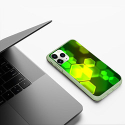 Чехол iPhone 11 Pro матовый Зелёные соты абстракция, цвет: 3D-салатовый — фото 2