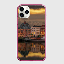 Чехол iPhone 11 Pro матовый Мирный город на воде и тучи, цвет: 3D-малиновый