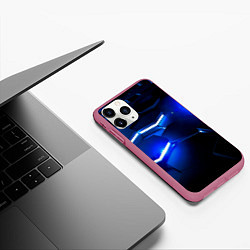 Чехол iPhone 11 Pro матовый Металлические соты с синей подсветкой, цвет: 3D-малиновый — фото 2