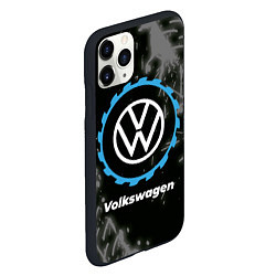 Чехол iPhone 11 Pro матовый Volkswagen в стиле Top Gear со следами шин на фоне, цвет: 3D-черный — фото 2