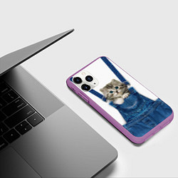 Чехол iPhone 11 Pro матовый Котенок в кармане комбинезона, цвет: 3D-фиолетовый — фото 2